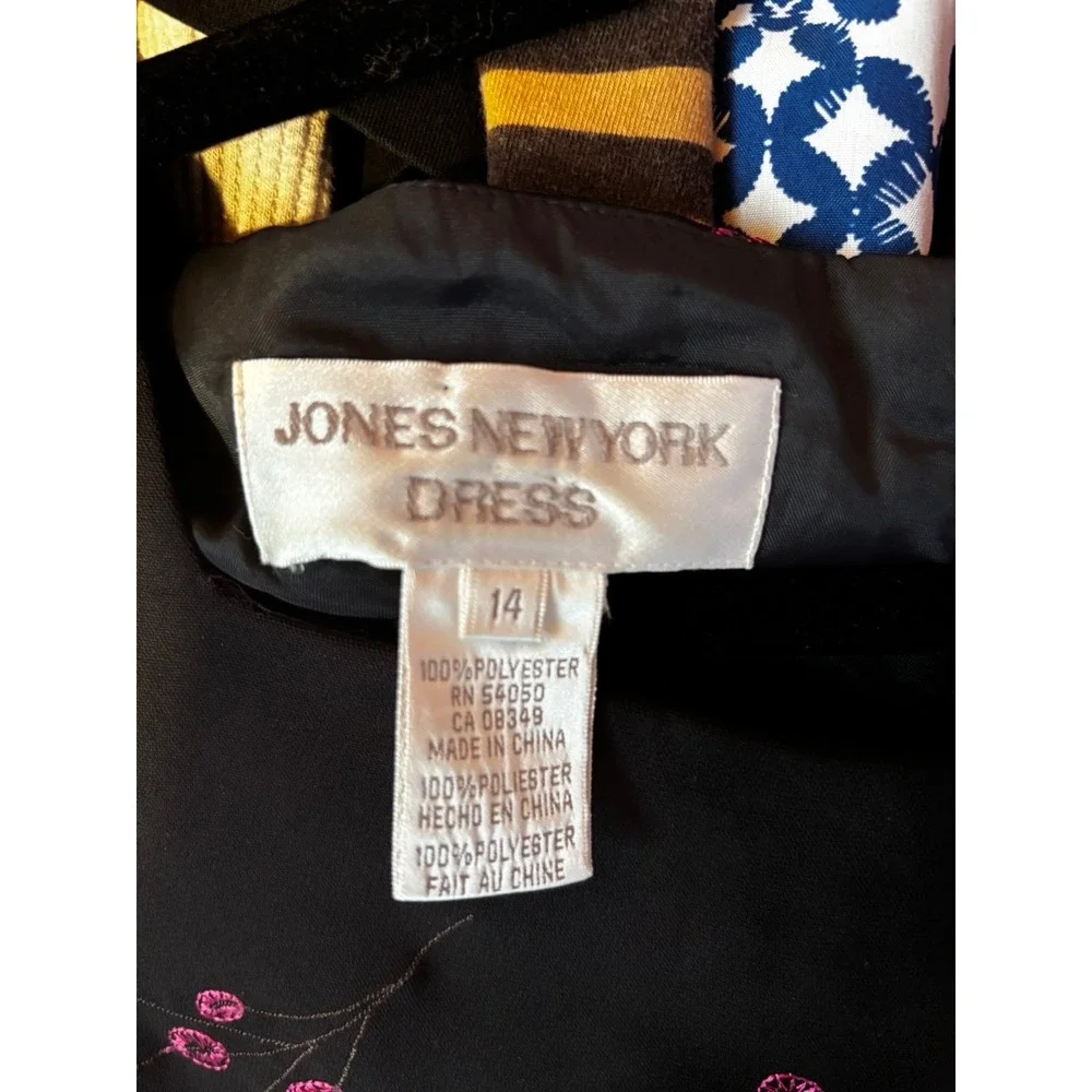 284. Jones New York Dress Black Pink Floral Embroidered Square Neck A-Line - Picture 2 of 3
